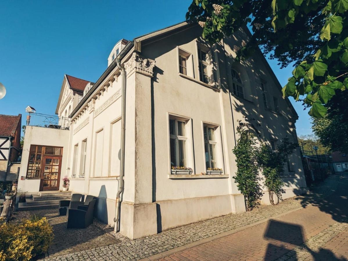 Готель Anker Arneburg Екстер'єр фото